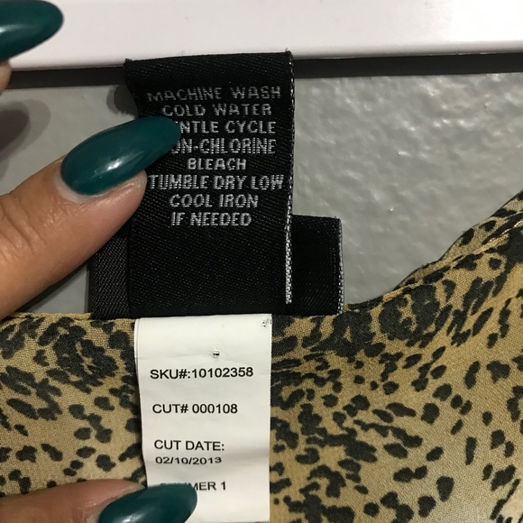 Torrid Animal Print Semi Sheer Tank Size 2 - Picture 3 of 5